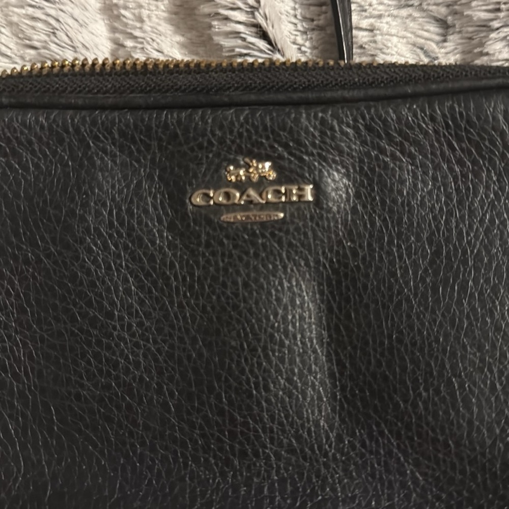 Coach Elegant Black Crossbody Bag - Picture 2 of 8
